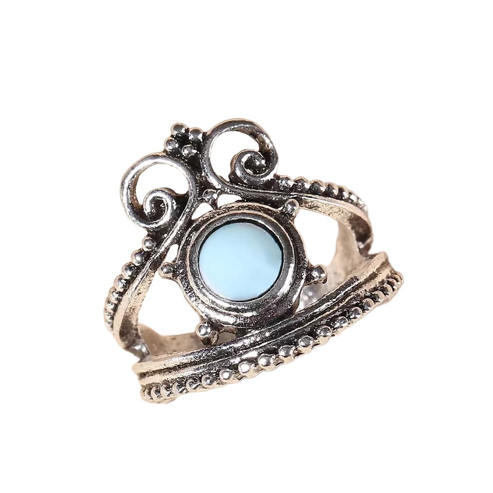 Royalty Look Silver and Blue Stone Ring